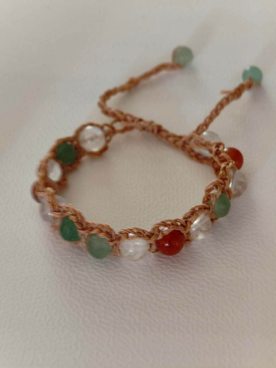 Bracelets astrologiques Lion et Vierge faits main en pierres naturelles par lunicornebougie